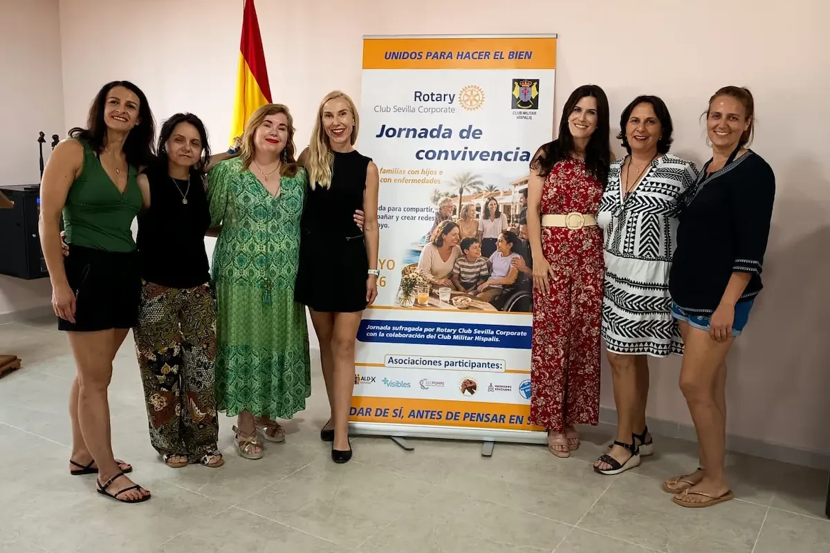 Foto en evento familias con hijos con enfermedades raras